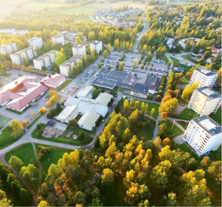 Ilmakuva Gammelbackan alueesta, johon uusi Peipon koulu tulee.